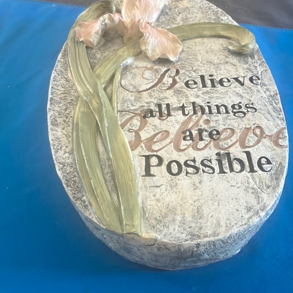 Inspirational Stone Decor with Floral Design